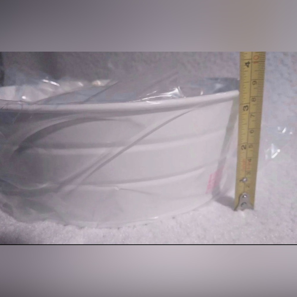VS PINK METAL STORAGE BIN NIP - Picture 3 of 4